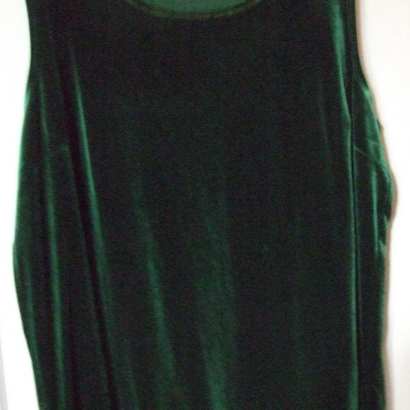 Quacker Factory Green Sequined Stretch Velour Set - Picture 5 of 6